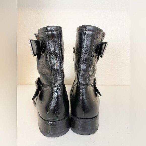 Frye Vicky Engineer Ankle Bootie. 7.5 - Picture 10 of 13